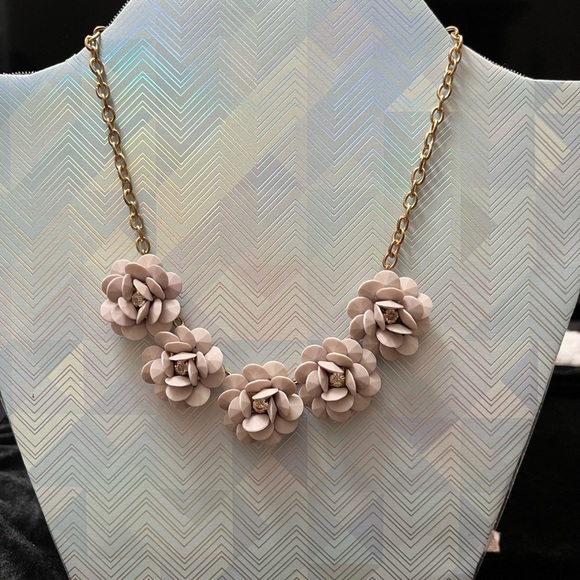 None Jewelry - Bundle of necklaces